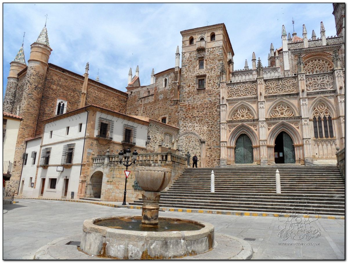 Descubre la belleza histórica y espiritual del Monasterio de Guadalupe en Extremadura.