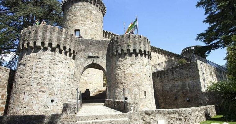 Descubre la historia y el encanto del Castillo de Medellín – Una visita obligada en Extremadura.